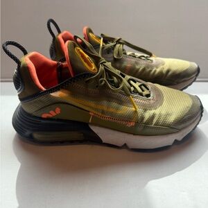 Nike air Max Women's 8 1/2 Olive and Orange Sneakers